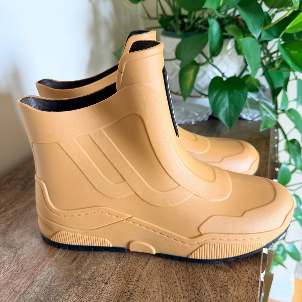 Womens EU 41 Tan Brown Waterproof Ankle Rain Bots Lug Sole Pull On Outdoor Wet